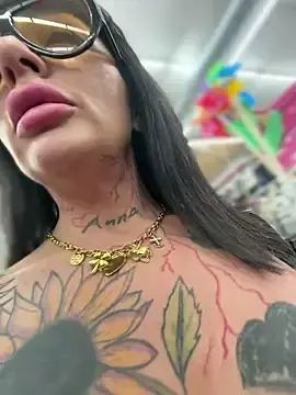 ASSERINAAA  live sex cam