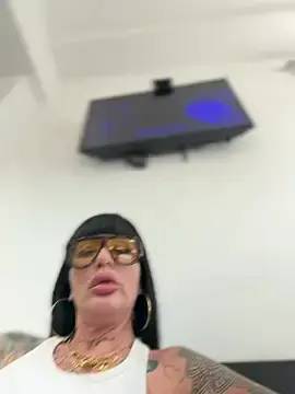 ASSERINAAA  live sex cam