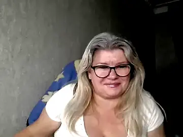 Diana_49  live sex cam