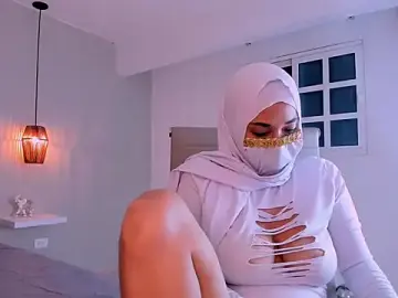 LittleNoor  live sex cam