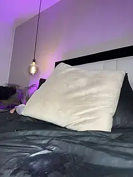 Sophie-velvet  live sex cam