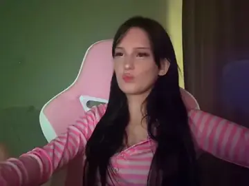 YunaVelour  live sex cam