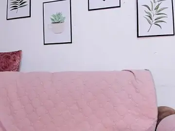 Grettel_w  live sex cam