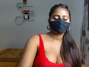 Hotginni4  live sex cam
