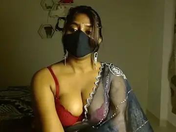 Hotginni4  live sex cam