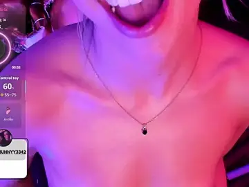 MaryAnneeXOO  live sex cam