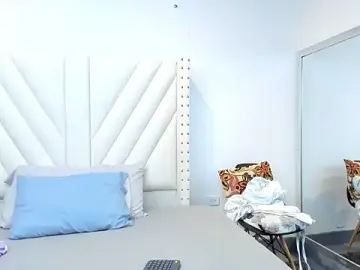Paulynavera  live sex cam