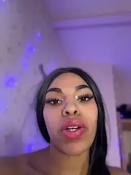 Candy-Keisha  live sex cam
