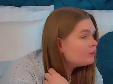 CrystalLyons  live sex cam