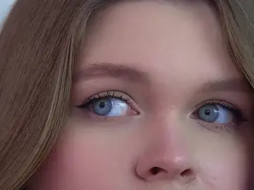 CrystalLyons  live sex cam