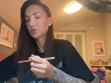 KiraRebyt  live sex cam