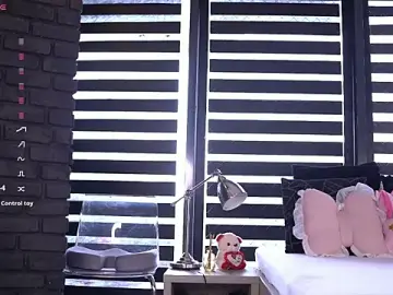 MissKiarra  live sex cam
