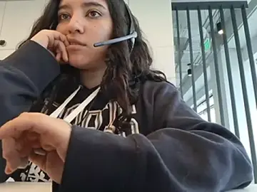 Creepyh0e_  live sex cam
