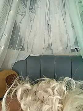 Isuzumakill  live sex cam