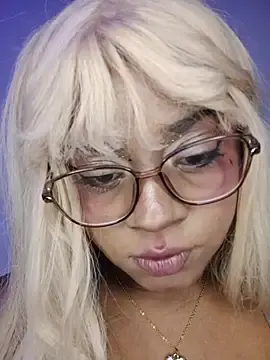 Isuzumakill  live sex cam