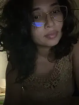 KylieWest7  live sex cam