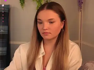 JulieLupo  live sex cam