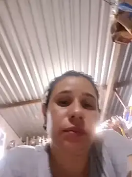 MIA-LARIOS  live sex cam