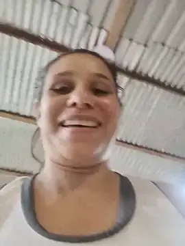 MIA-LARIOS  live sex cam