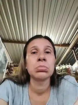 MIA-LARIOS  live sex cam
