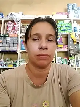 MIA-LARIOS  live sex cam