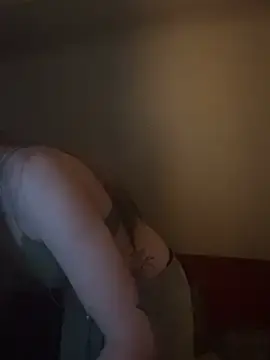 Milli-Kiss  live sex cam