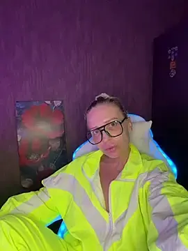 RaisaZaxarovna  live sex cam