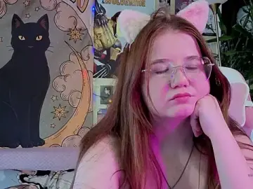 Sienna-Cow  live sex cam