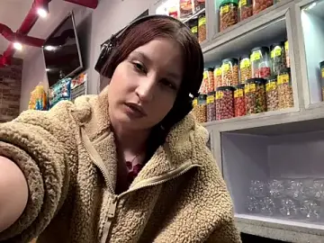 SuzanMoote  live sex cam
