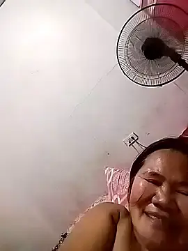 Hotsexymomcams4u  live sex cam