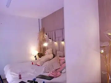 MiiaGreys  live sex cam