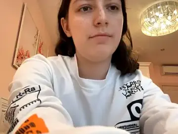 MilkySerenya  live sex cam