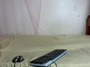 SilkyDesire21  live sex cam
