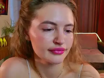 TesssaHart  live sex cam