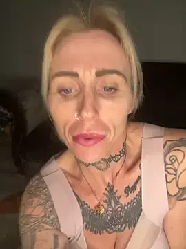Inkedblondie  live sex cam