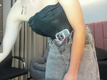Miacarperrlux  live sex cam