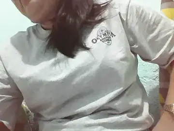 Yummychubby29  live sex cam
