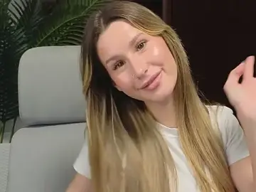 AdrienStoakley  live sex cam