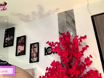 Leah_yuah_  live sex cam