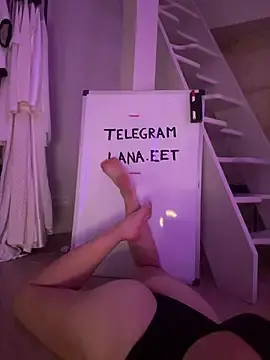 Lanaary  live sex cam