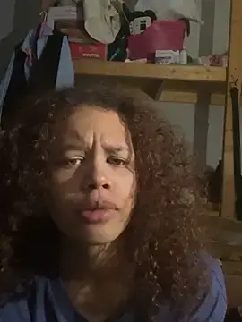 Emaluvv  live sex cam