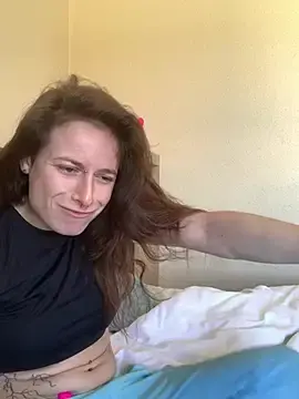 Goldenpussy13  live sex cam