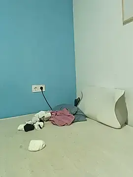 Laura-hotdirty  live sex cam