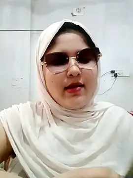 Nusrat-N  live sex cam