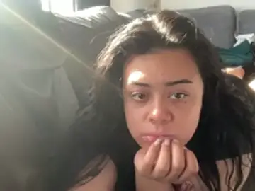 Asianbbygyal  live sex cam