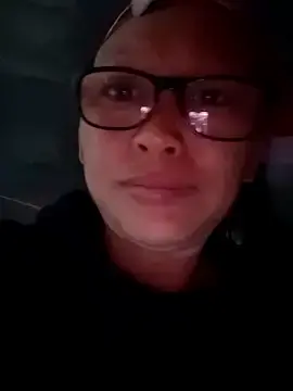 Nui-show  live sex cam