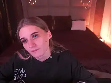 DiamondNina  live sex cam