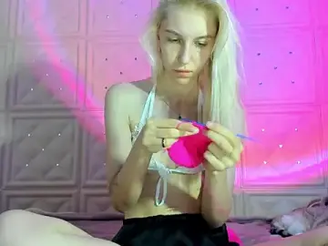 LunaWhiteXX  live sex cam