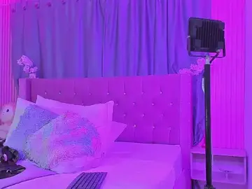 Nayla-Mouna  live sex cam