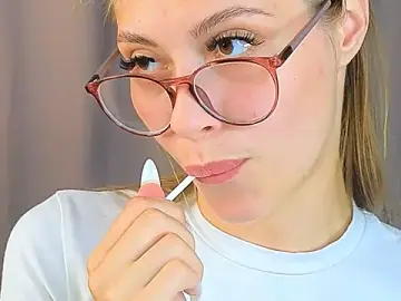 EmiliaLeuze  live sex cam